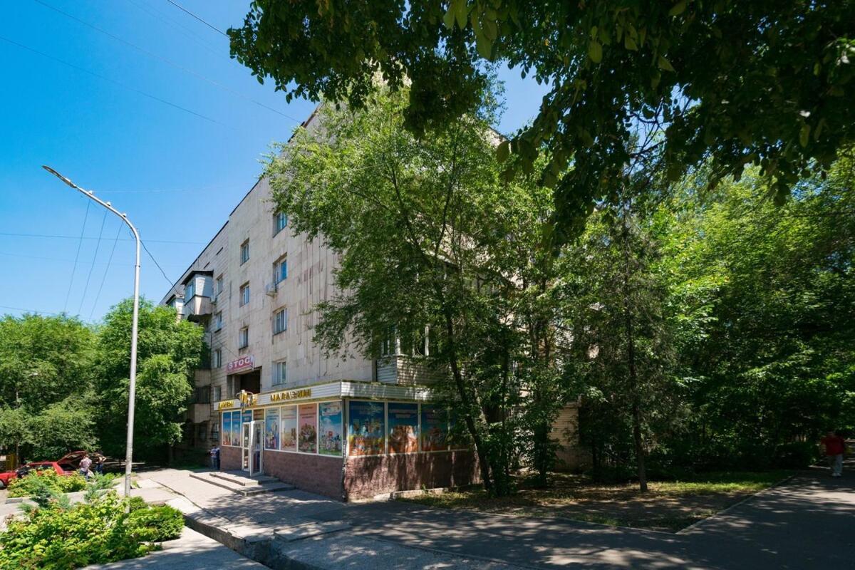 Nadezhda Apartments On Zhibek Zholy Avenue 33 Almatý Exterior foto